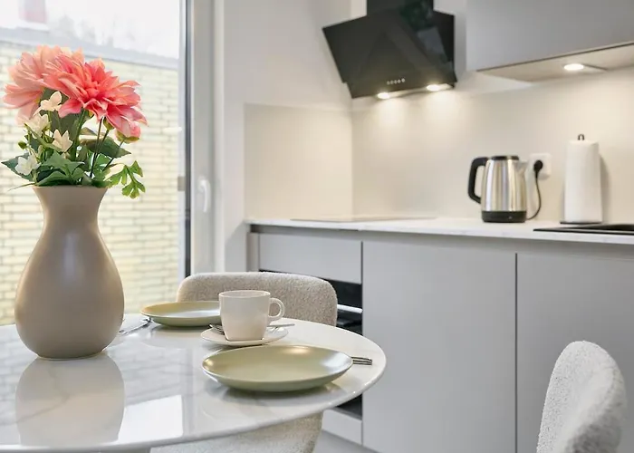 Cozy Neubau-maisonette - Citynah In Hamburg-niendorf *